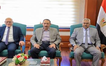 محافظ سوهاج يستقبل رئيس جامعة سوهاج للتهنئة بثقة القيادة السياسية 