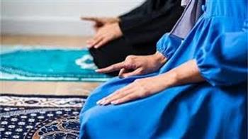 الإفتاء توضح حكم صلاة التراويح في المسجد للنساء
