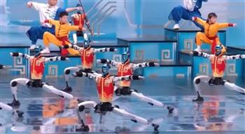  فيديو.. روبوتات بشرية تبهر العالم بعرض جماعي لحركات الكونغ فو