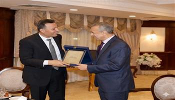 "الإحصاء" يكرم اللواء خيرت بركات ويستقبل قيادة جديدة لتعزيز الحوكمة الرقمية  