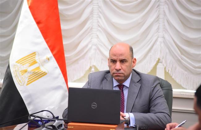 وزير العمل ينعى ضحايا حادث محور 30 يونيو ويوجه بصرف إعانات عاجلة للأسر