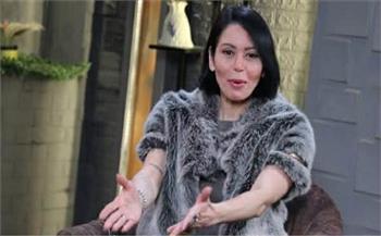 "كان نفسي أجيبها من شعرها وأخبطها في الحيطة".. لقاء الخميسي تكشف سر لـ"أميرة بدر"