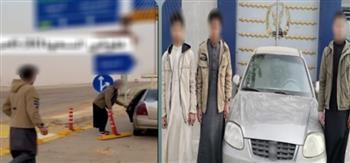 القبض على شخصين لتعديهما على علامة طريق مطروح 