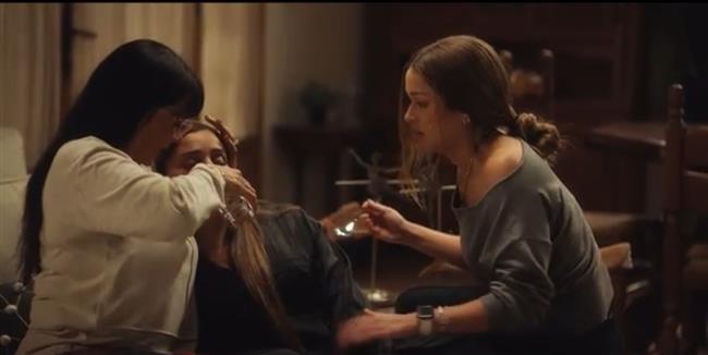 مسلسل اتنين غيرنا الحلقة الثانية.. وفاة والد دينا الشربيني وشقيقها يطردها وآسر ينجذب لـ "ليلة"  