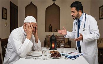 هل يجوز للمريض المزمن الإفطار في رمضان والتصدق عن الأيام؟.. أمين الفتوى يجيب