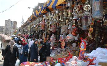 خيوط نور وذكريات..  «زينة رمضان» فرحة البيوت والشوارع