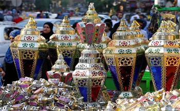 حاضر رغم اختلاف الصناعة..  فانوس رمضان رمز البهجة