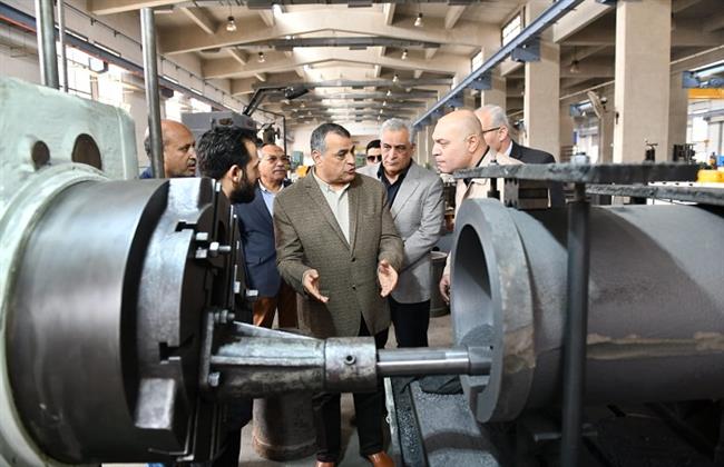 وزير الإنتاج الحربي: مصنع 300 الحربي يلبي مطالب القوات المسلحة والشرطة من الأسلحة والذخائر 