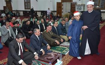 محافظ بورسعيد يشهد احتفالية ليلة النصف من شعبان بالمسجد العباسي بحي العرب 