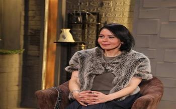 لقاء الخميسي: نجمة شهيرة حاربتني في بدايتي ونور الشريف أنقذني