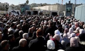 قيود إسرائيلية مشددة على دخول الفلسطينيين للأقصى في رمضان