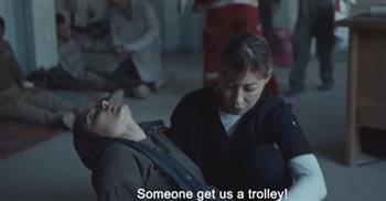 سارة يوسف تطلب مصحف من منة شلبي بعد إصابتها بالقصف في مسلسل "صحاب الأرض"