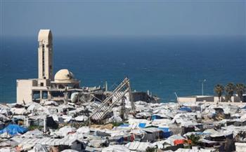 غزة.. الفلسطينيون يصلّون على أنقاض المساجد المدمرة في الجمعة الأولى من رمضان
