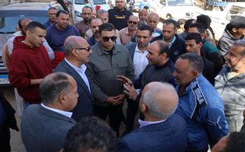 محافظ السويس يتفقد أعمال تطوير طريقي "زرقان" و"الحجاج"