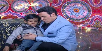 لفتة إنسانية مؤثرة.. سعد الصغير يتكفل بعلاج طفل ويحقق حلم سيدة 