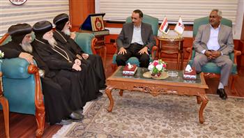 محافظ سوهاج يستقبل أصحاب النيافة الأساقفة والمطارنة لتقديم التهنئة 