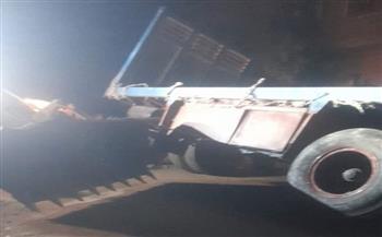 انقلاب "تريلا" محمّلة بالطوب الأبيض بطريق الشيخ مكرم في سوهاج