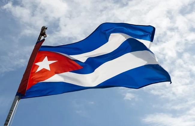 "أسوشيتد برس": كوبا على حافة انهيار نظامها الصحي بسبب نقص إمدادات النفط