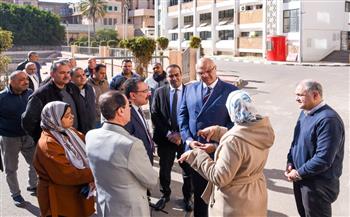 محافظ الإسكندرية يبحث مع رئيس جامعة الإسكندرية توفير أماكن استراحة لمرافقي مرضى مستشفى الشاطبي 