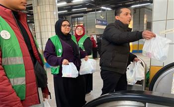 مترو الأنفاق يوزع 5 آلاف وجبة إفطار يوميًا على الركاب طوال رمضان  