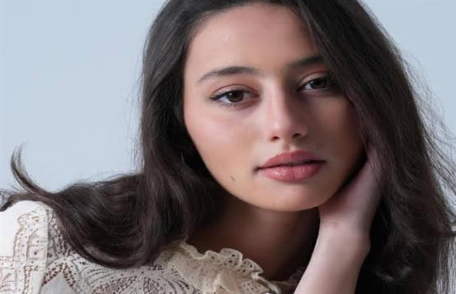 لينا صوفيا ابنه متمردة  في مسلسل "ننسى اللي كان"