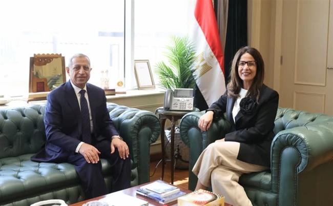 وزيرة الثقافة تلتقي رئيس الأكاديمية العربية للعلوم والتكنولوجيا والنقل البحري لبحث تعزيز التعاون