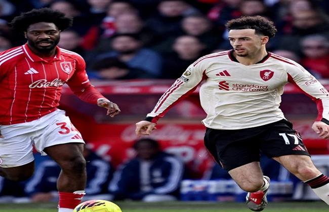 الدوري الإنجليزي.. صيام تهديفي بـ مواجهة ليفربول ونتونجهام في الشوط الأول 