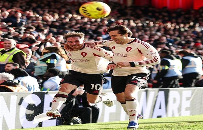 الدوري الإنجليزي.. ليفربول"يخطف" فوزًا قاتلًا على نوتنيجام في الوقت القاتل