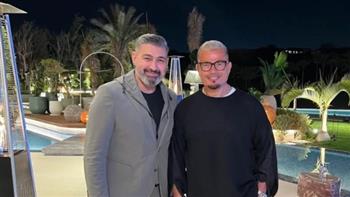 الهضبة يشاهد «كلهم بيحبوا مودي» مع ياسر جلال.. ويعبر عن إعجابه بالعمل