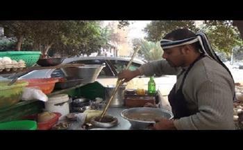 مهن لا تظهر إلا في رمضان| بائع الفول.. رمز للشعبية والإبداع