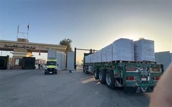 قافلة المساعدات الإنسانية الـ143 تدخل إلى الفلسطينيين بقطاع غزة