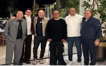 حسام حسن ينشر صورة مع عمرو دياب في حفل سحور