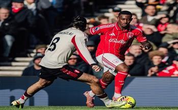 الدوري الإنجليزي.. صيام تهديفي بـ مواجهة ليفربول ونتونجهام في الشوط الأول 