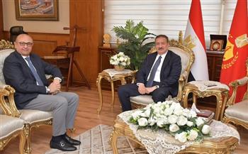 محافظ بورسعيد يستقبل رئيس مجلس إدارة الغرفة التجارية ببورسعيد للتهنئة بتولي منصبه