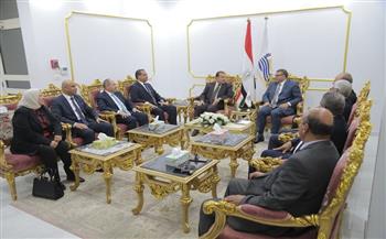 محافظ قنا يؤكد أهمية التكامل بين الجهاز التنفيذي والمؤسسات التعليمية والبحثية