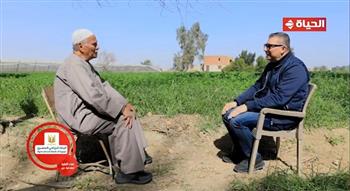 الحاج ناجي مع عمرو الليثي: استصلحت أرضا صحراء وكنت أنام في الأرض حتي أصبحت جنة خضراء