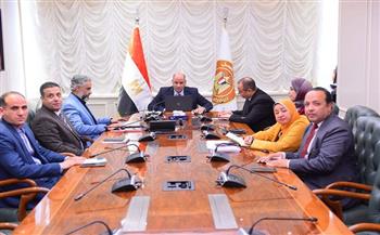وزير العمل يعقد اجتماعًا مع محافظات القاهرة والجيزة والقليوبية والشرقية