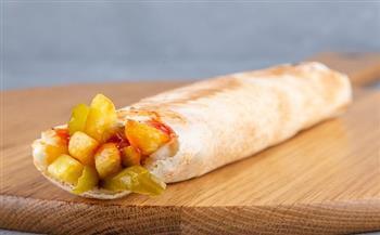 سحور 5 رمضان.. ساندوتشات البطاطس المحمر بخبز التورتيلا على الطريقة السورية