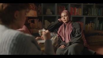 طلاق غيابي وتعاقد لإدارة حسابات السوشيال ميديا في الحلقة الخامسة من "توابع"