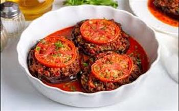 بخطوات بسيطة.. تعرفي على طريقة عمل مسقعة الخضار المشوي باللحمة المفرومة