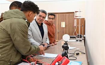 تدريبات مكثفة داخل معامل كلية العلوم لصقل مهارات طلابها بجامعة سوهاج الأهلية