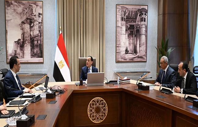 رئيس الوزراء يستعرض محاور عمل وزارة الاتصالات خلال الفترة المقبلة