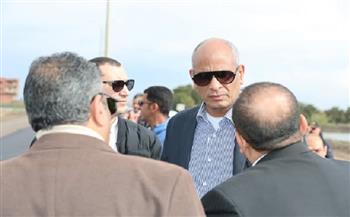  محافظ كفرالشيخ يتفقد أعمال الرصف برافد الطريق الدولي بنطاق مركز الرياض