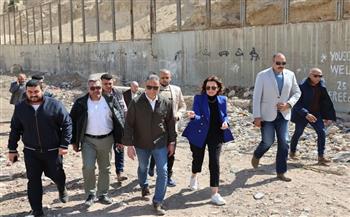 محافظ الجيزة يتفقد منطقة نزلة السمان لمتابعة مشروعات التطوير ورفع الكفاءة بالمناطق المحيطة بالأهرامات 