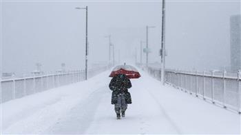 ولايات أمريكية تغرق في الثلوج.. تحذيرات لـ40 مليون شخص