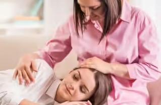 أسرار في حياة ابنتك المراهقة.. تعرفي عليها 