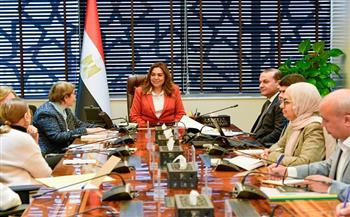 وزيرة التنمية المحلية والبيئة تبحث مع وفد جمعية محبي الأشجار التعاون في تشجير عدد من المحاور بالأحياء