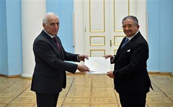 رئيس أرمينيا يتسلم أوراق اعتماد أول سفير لدولة فلسطين لدى يريفان ويصف الحدث بـ "التاريخي"