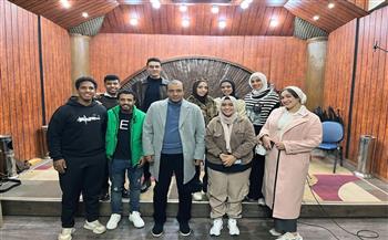 الموسيقار ياسر عبد الرحمن يقدم ملحمة موسيقية بمواهب شابة في “رأس الأفعى”