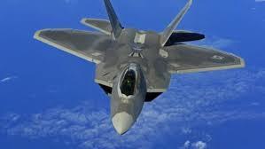 12 مقاتلة أمريكية من طراز إف 22 تتوجه إلى الشرق الأوسط